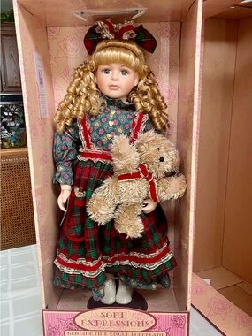 NWT Oversized Soft Expressions Doll